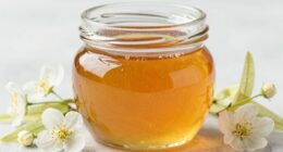 frischer Lindenblütenhonig