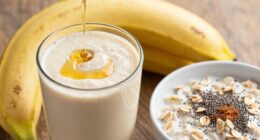 Honig-Bananen-Haferflocken-Smoothie