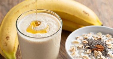 Honig-Bananen-Haferflocken-Smoothie