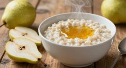 Haferbrei mit Honig und Birne